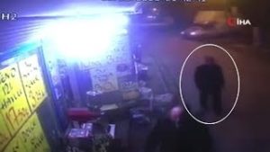 Un hombre es salvado por su ángel de la guarda en Turquía